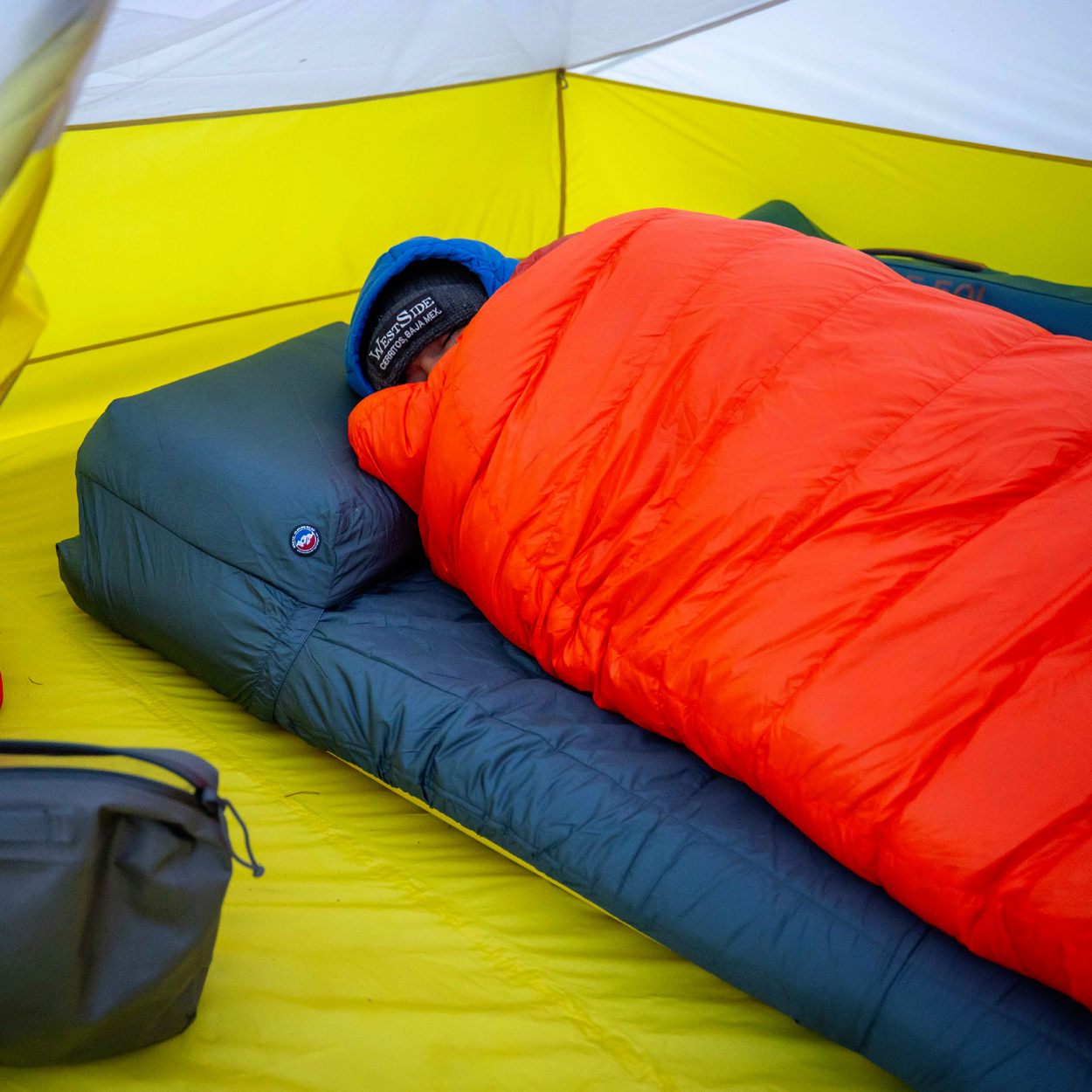 Sleeping Pad Pillow Barn OB